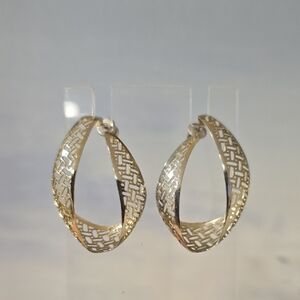 Vintage Dainty Silver Filagree Swirl Hoop